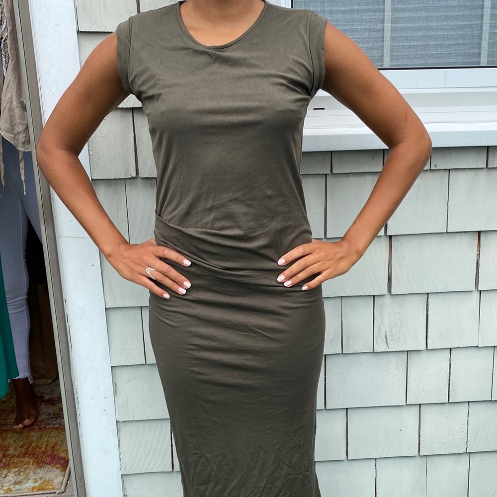 Form fitting midi dress